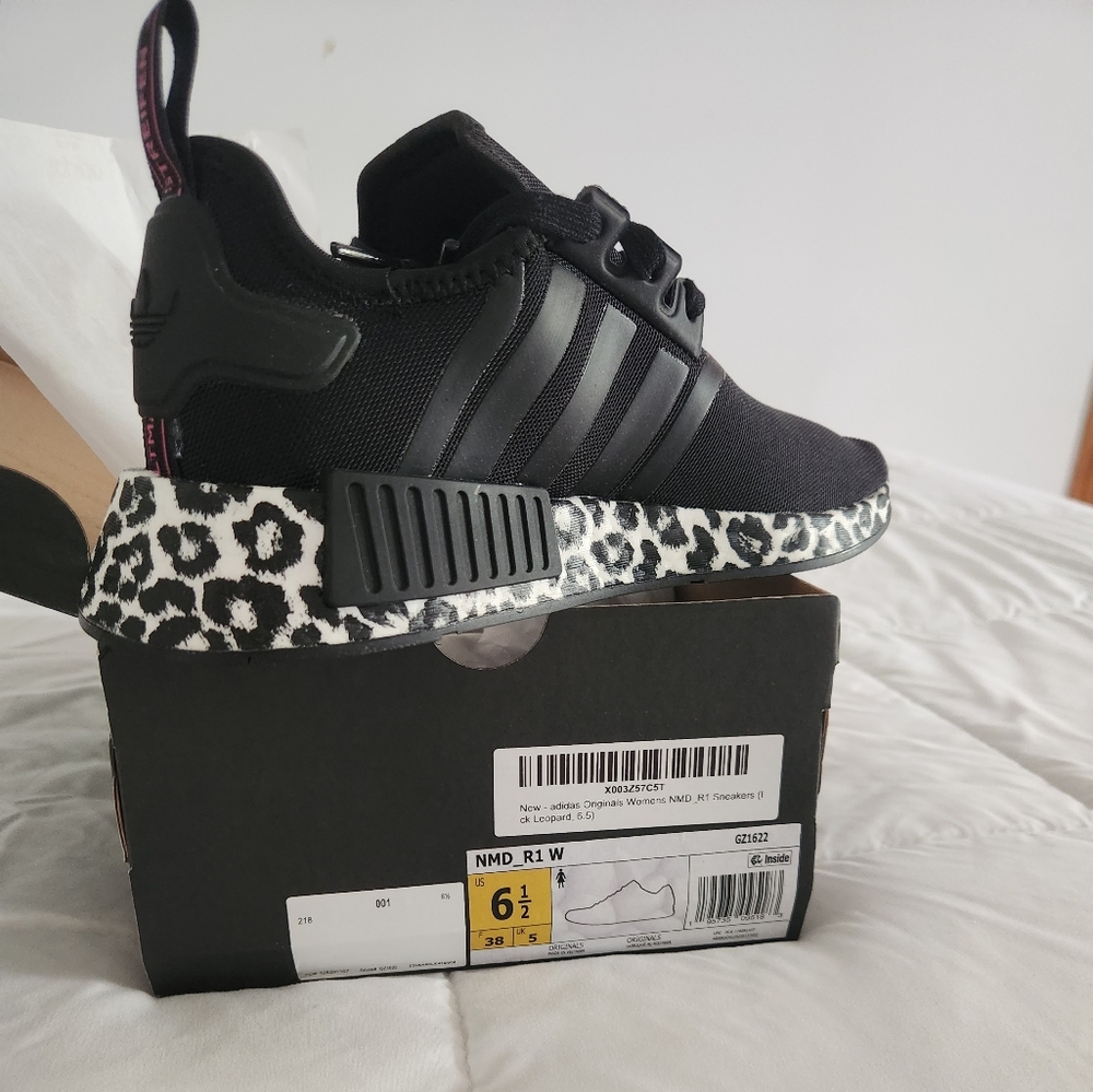 BNWT Adidas black leopard NMD R1